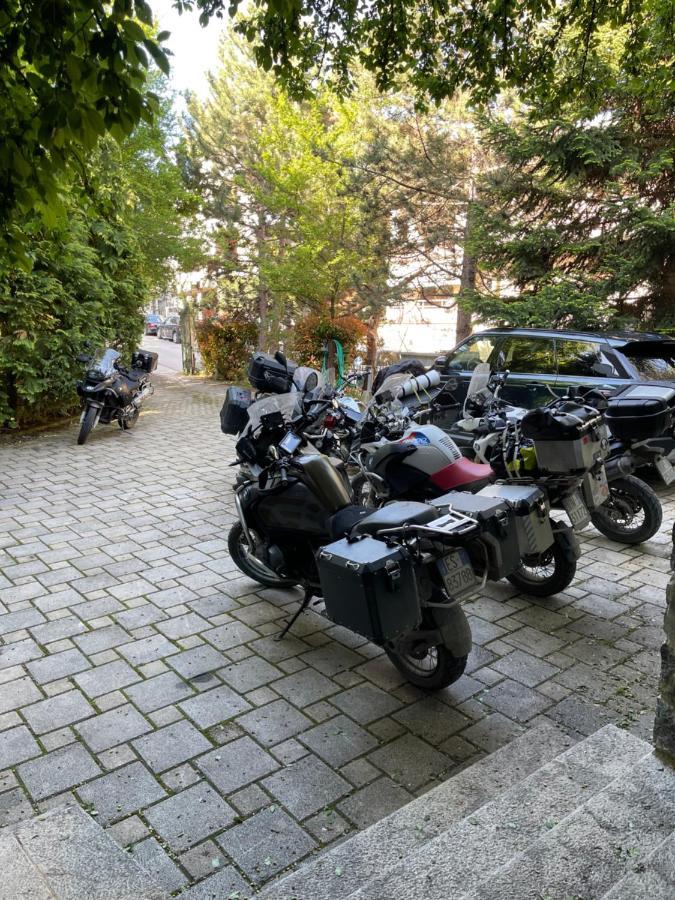 Dim'S Hotel & Restaurant Корча Экстерьер фото