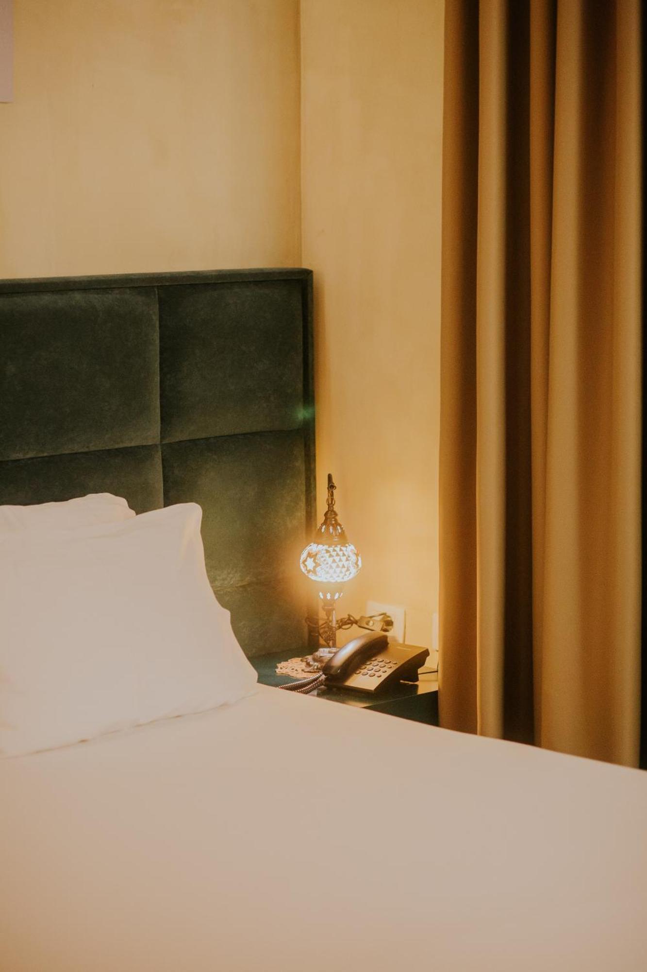 Dim'S Hotel & Restaurant Корча Экстерьер фото