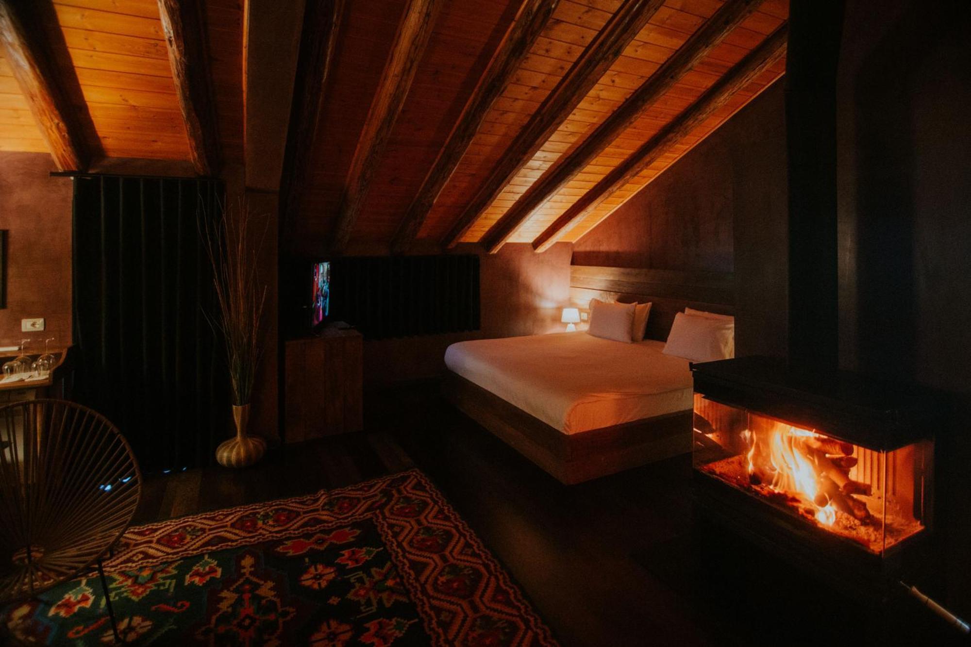 Dim'S Hotel & Restaurant Корча Экстерьер фото