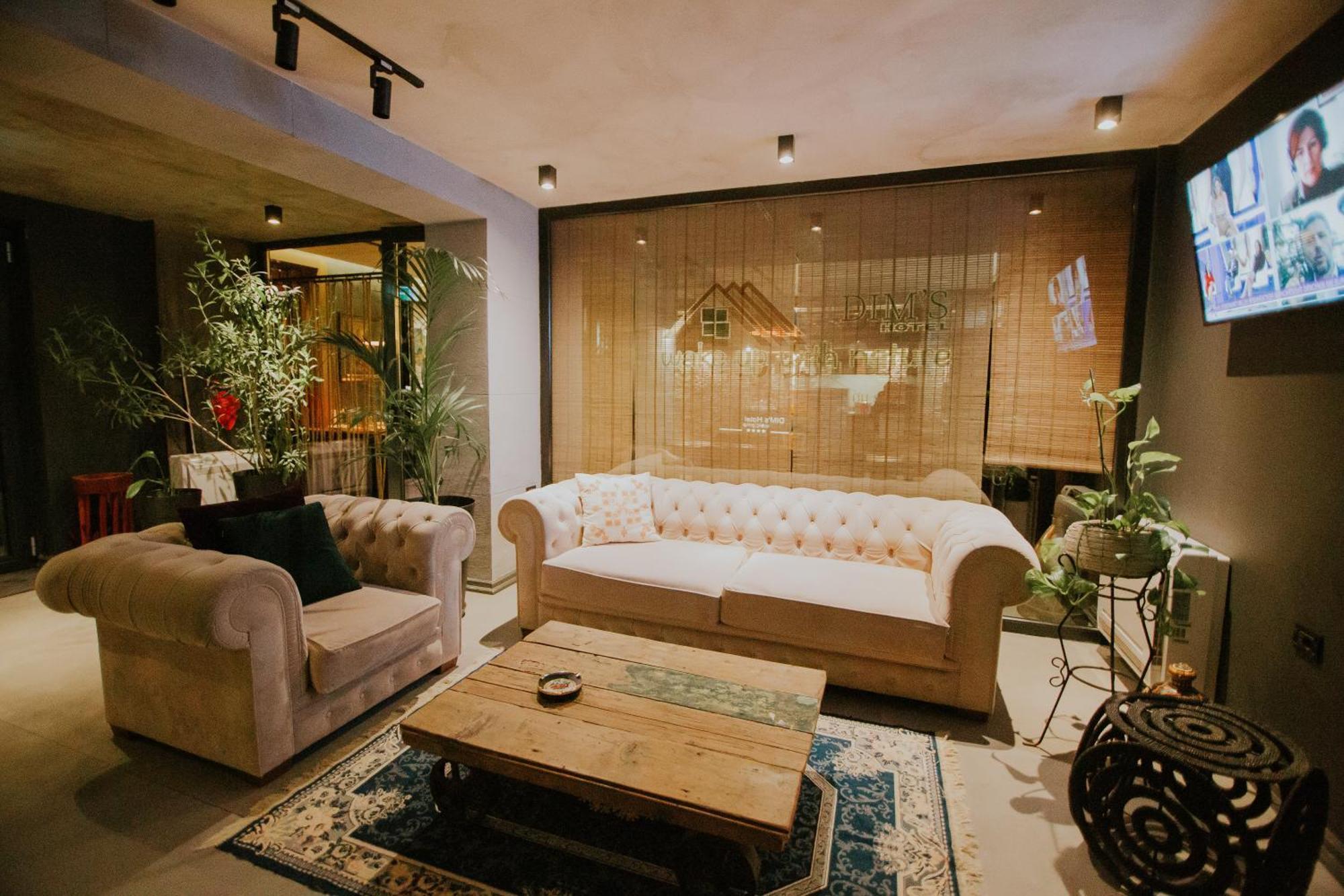 Dim'S Hotel & Restaurant Корча Экстерьер фото